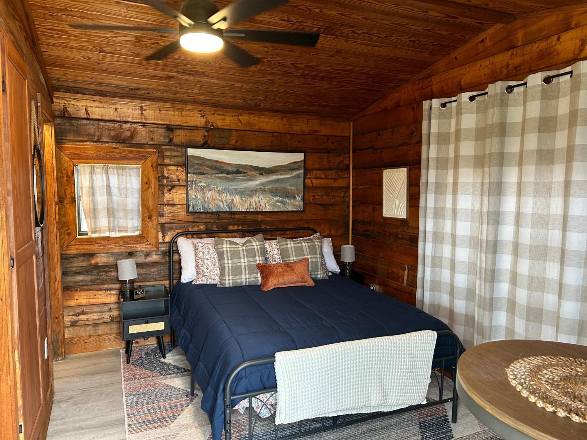 Tack Room Лаббок Экстерьер фото